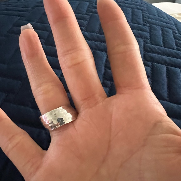 Silver Ring - Picture 4 of 8
